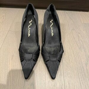 Nina Black Satin Stiletto Pumps with embellished Rhinestones Size 7.5